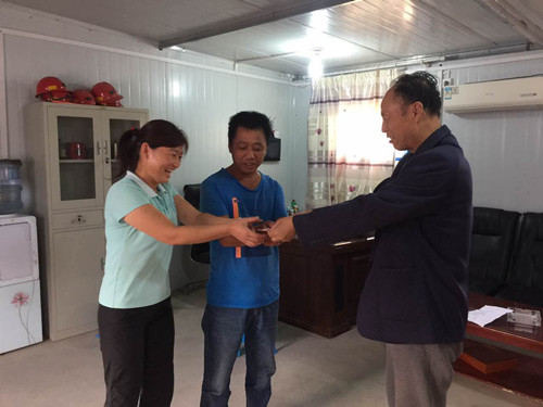 “金秋助學(xué)”，礦建二公司在行動(dòng)