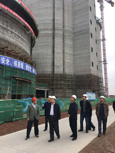 陜煤集團總經理助理、建設集團聯合黨委書記、董事長寧興剛一行中秋節深入天工公司土建第二項目部走訪慰問