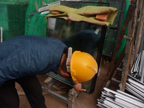 “安全、質量、環?！比荦R下以優異的成績迎接“十九大”的勝利召開