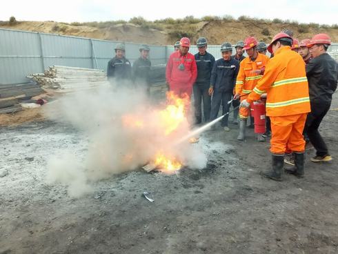 礦建二公司小保當三項目部火災應急演練促百日安全