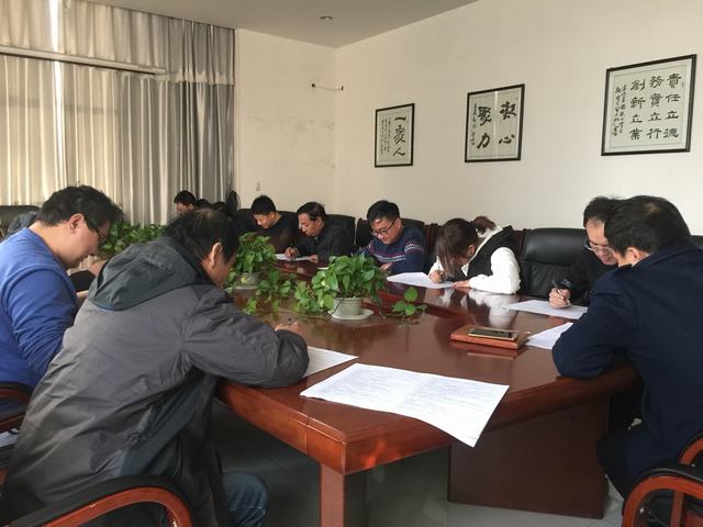 掘進公司組織專題考試提高法制意識降低經營風險