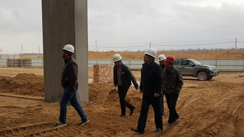 榆北煤業公司董事長肖緒才一行蒞臨天工公司小保當聯合建筑工地視察