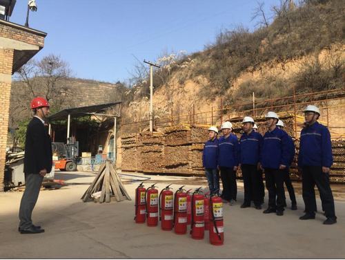 銅煤公司基層單位開展消防應急演練助力春季安全生產
