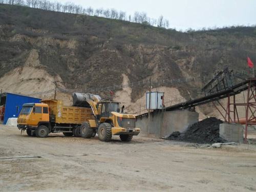 礦建二公司車(chē)村項(xiàng)目部再掀施工高潮