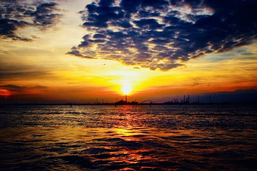 赤朱丹彤，落日飛霞