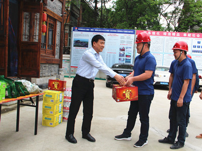 送清涼 查安全 關愛到一線