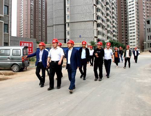 寧興剛、王明智一行深入銅煤1#、2#住宅小區施工現場調研指導工作