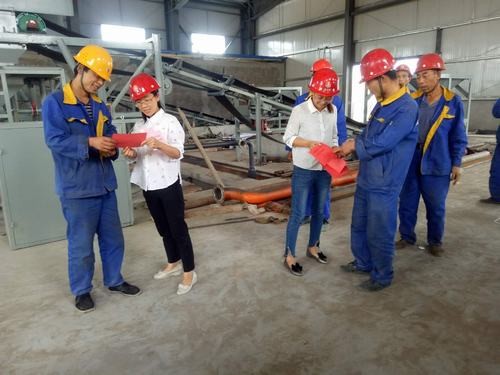 項目部的女工安全協管“姊妹花”