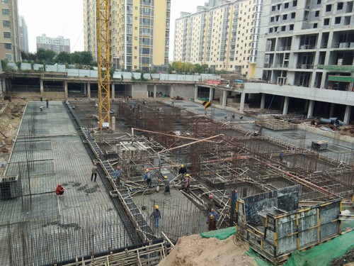 陜煤建設銅煤公司第十項目部天籟小區 5#樓基礎混凝土工程澆筑完成