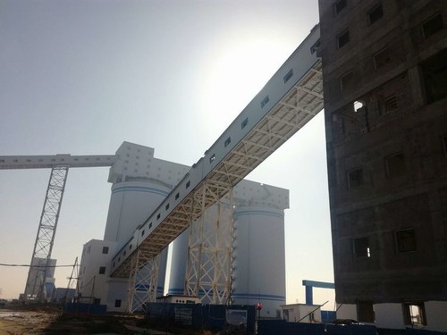 陜煤建設(shè)中煤公司：曹家灘礦業(yè)1#轉(zhuǎn)載點(diǎn)至末煤倉(cāng)帶式輸送機(jī)棧橋全線(xiàn)貫通