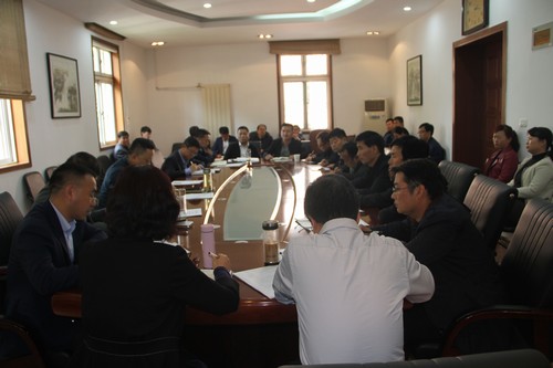 陜煤建設(shè)銅煤公司組織傳達(dá)“講政治、敢擔(dān)當(dāng)、轉(zhuǎn)作風(fēng)”專題教育暨集中開展違規(guī)收送禮金問(wèn)題專項(xiàng)整治工作部署會(huì)議精神