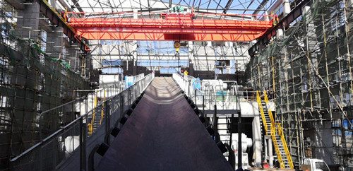 陜煤建設機電安裝公司承建的小保當煤礦主斜井帶式輸送機膠帶展放工作順利完成