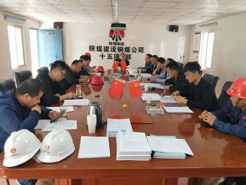 陜煤建設銅煤公司第十五項目部承建的藍山水岸（南區）13#樓順利通過主體驗收