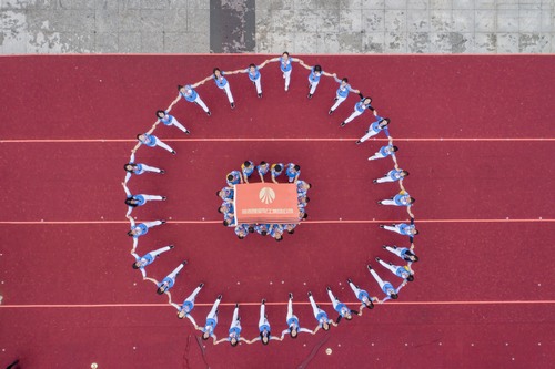 陜煤建設代表陜煤集團榮獲陜西省國資委系統第二屆職工健身運動會健步行“最美團隊”獎