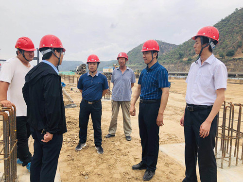 轉(zhuǎn)變作風(fēng)求實(shí)效，現(xiàn)場督戰(zhàn)解難題