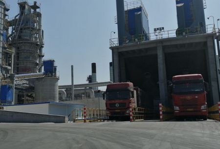 陜煤建設天工公司土建十部參建的錦源化工石灰石上料環境治理系統試運行成功