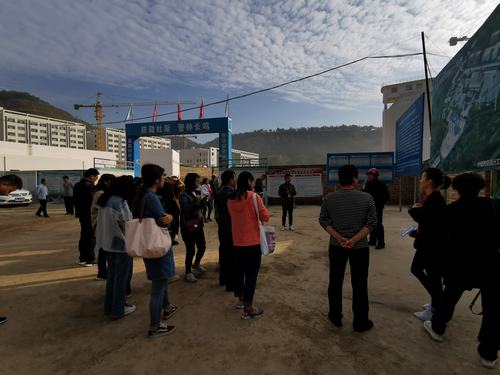 “新中國從這里走來”網絡主題活動媒體團走進陜煤建設礦建二公司車村項目部