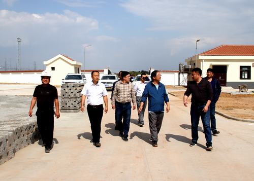 陜西靖神鐵路有限責任公司總經理楊志光一行深入陜煤建設銅煤公司承建的靖神鐵路項目調研指導工作