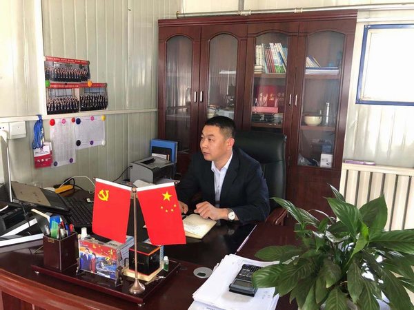 堅守工地  真抓實干的領軍者