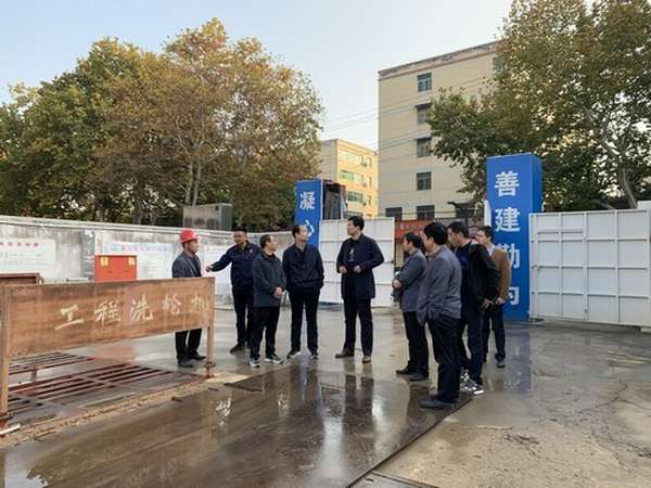 渭南市臨渭區副區長王志鵬一行蒞臨陜煤建設渭南分公司梅園新村棚改項目指導工作