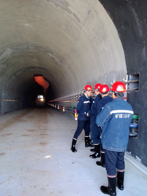 陜煤建設礦建二公司黨政齊抓深入開展“生產安全大排查”活動