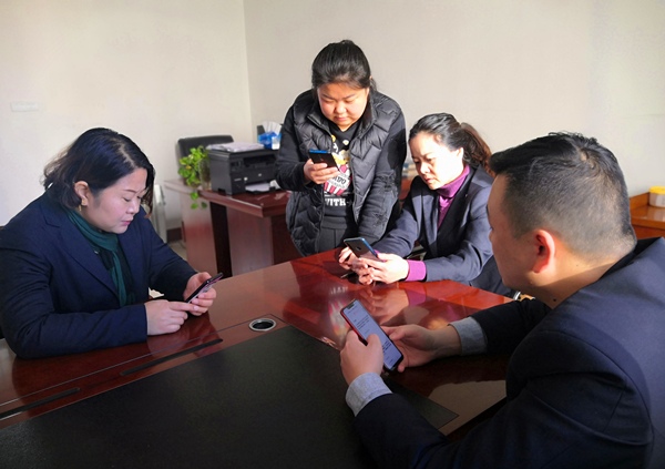 陜煤建設(shè)礦建三公司工會(huì)組織陜西省企業(yè)工資集體協(xié)商條例學(xué)習(xí)“接地氣”