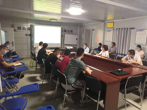 陜煤建設(shè)天工公司：學(xué)文件正確引導(dǎo)，促廉潔永不褪色