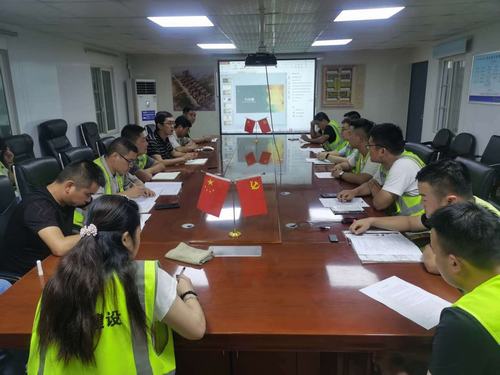 陜煤建設(shè)銅煤公司第十五項(xiàng)目組織召開“有夢想，敢拼搏”青年員工主題座談會