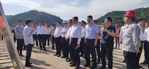 延安市市長薛占海蒞臨路橋分公司黃陵店頭電廠項目調(diào)研