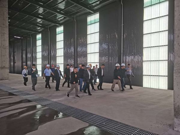 陜煤建設韓城分公司承建的郭家灣集運站儲煤棚工程項目涉鐵工程順利通過竣工驗收