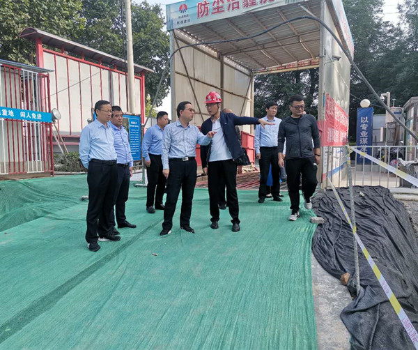 咸陽市人大常委會王滿院副主任蒞臨智慧泊車住建局南廣場地下立體車庫項目調研