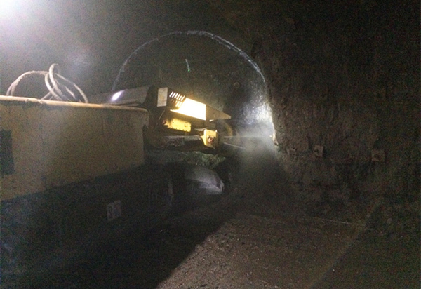 陜煤建設礦建三公司雙龍項目部二盤區膠帶機運輸巷如期開工