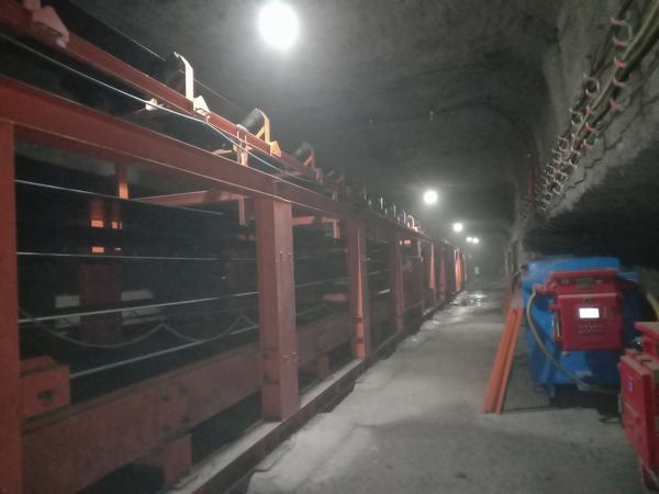 陜煤建設(shè)韓城分公司安裝三項(xiàng)目部施工的14301順槽膠帶機(jī)安裝工程試運(yùn)轉(zhuǎn)成功