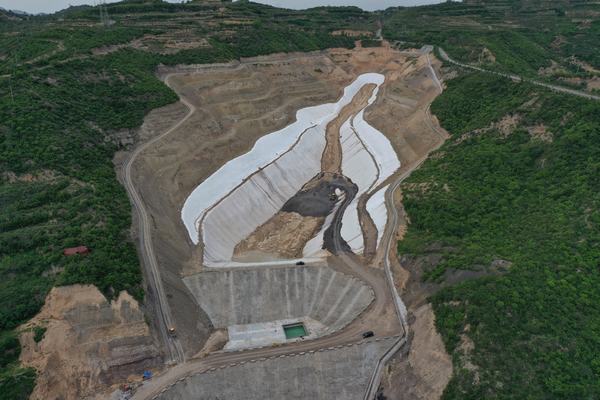 陜煤建設(shè)韓城分公司承建的龍鋼公司綜合渣場(chǎng)項(xiàng)目順利通過竣工驗(yàn)收