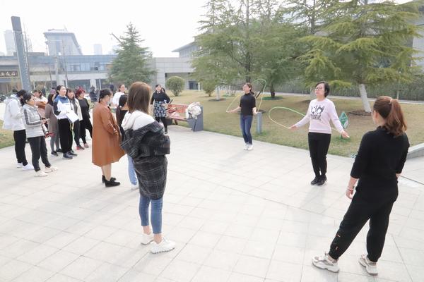 陜煤建設礦建二公司組織開展慶三八系列活動