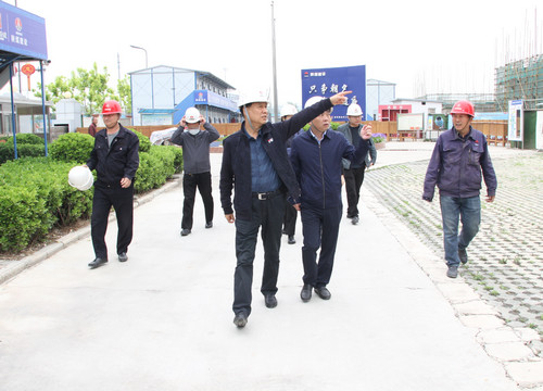 侯本英深入山水逸境小區(qū)、老城改造項(xiàng)目調(diào)研指導(dǎo)工作