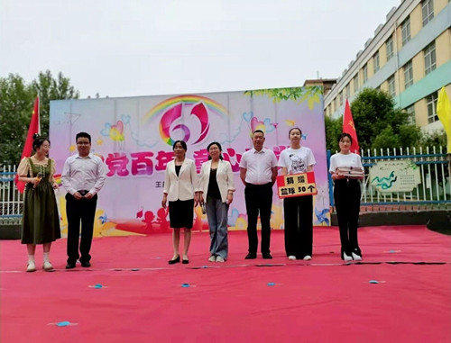 陜煤建設機電安裝公司開展“情暖童心”捐贈活動