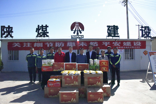 王明智“五一”慰問堅守崗位職工