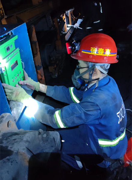 陜煤建設(shè)礦建三公司雙龍項目部109順槽皮帶機順利完成安裝