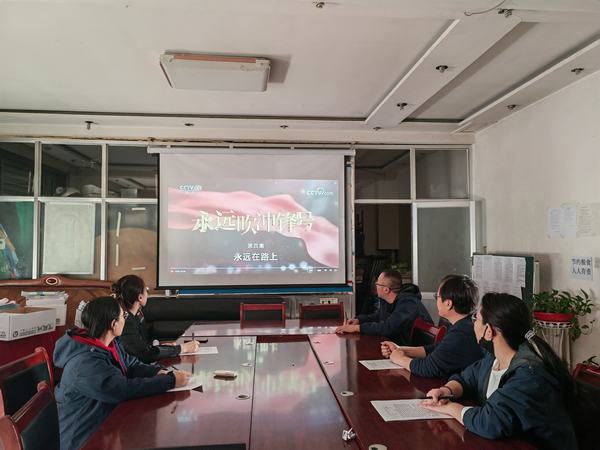 陜煤建設(shè)韓城分公司土建五項(xiàng)目部黨支部“ 嚴(yán)守紀(jì)律底線 加強(qiáng)作風(fēng)建設(shè)”系列活動(dòng)