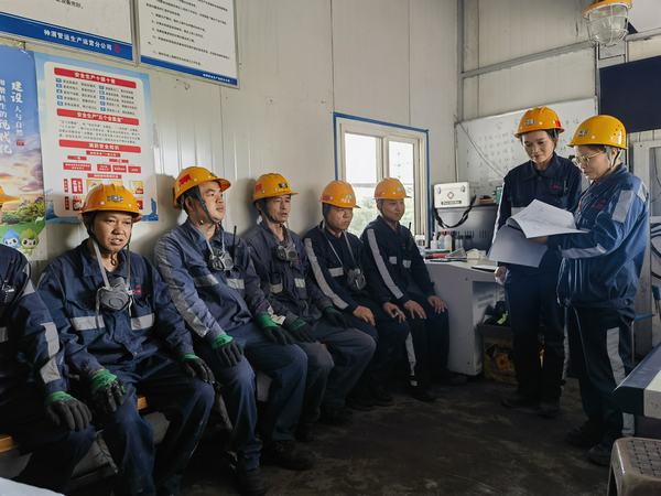 陜煤建設集團洗選煤運營公司神渭蒲城運營項目部：巾幗女工“話”真情 筑牢安全半邊天