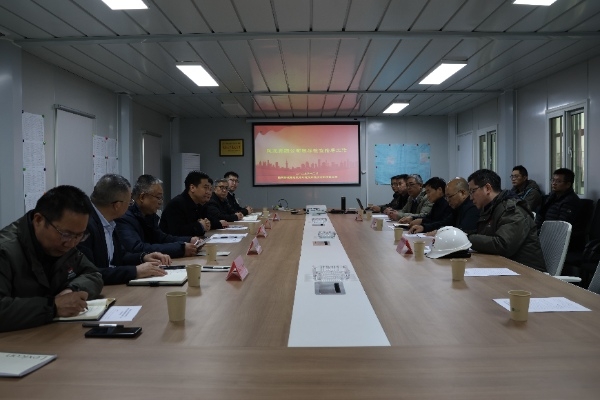 陜煤集團(tuán)副總經(jīng)理宋召軍到建設(shè)集團(tuán)承建項(xiàng)目開(kāi)展節(jié)前安全督導(dǎo)檢查