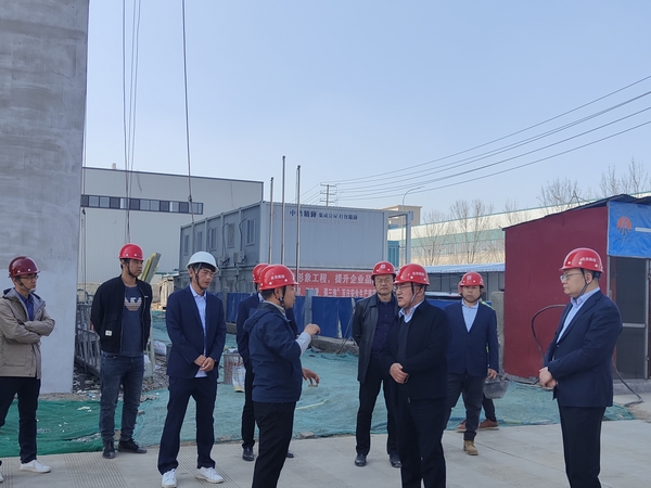 陜建機(jī)公司董事長楊宏軍一行蒞臨陜煤建設(shè)渭南分公司承建的河北龐源項目檢查指導(dǎo)