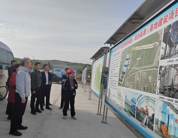 江西省贛州市委常委、副市長竇良坦蒞臨陜煤建設(shè)天工公司新疆第一項目部調(diào)研指導(dǎo)工作