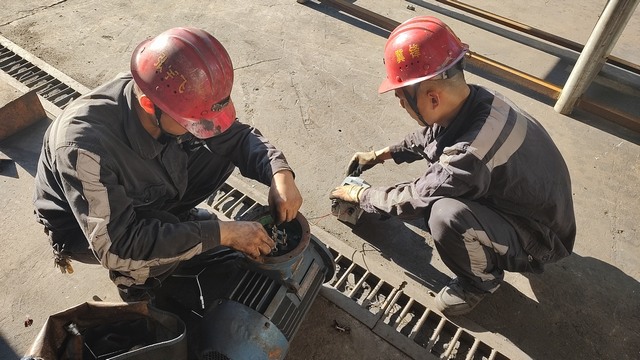 陜煤建設洗選煤運營公司澄合山陽運營項目部:“熱辣滾燙”的初秋，用汗水澆灌辛勤之花