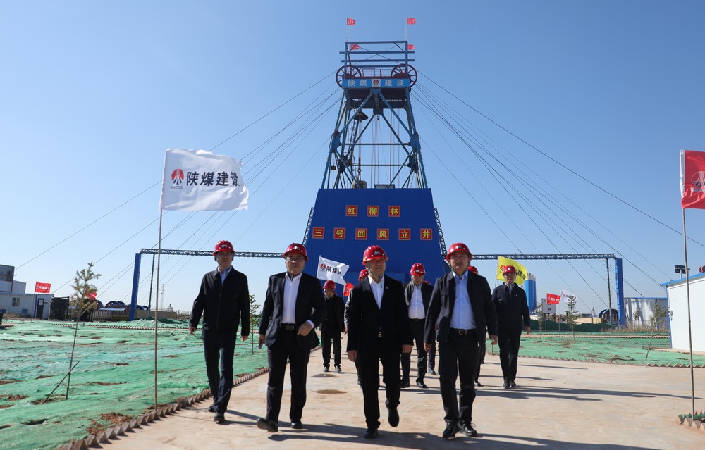 陜煤集團李仰東一行深入陜北片區項目開展安全消防大檢查