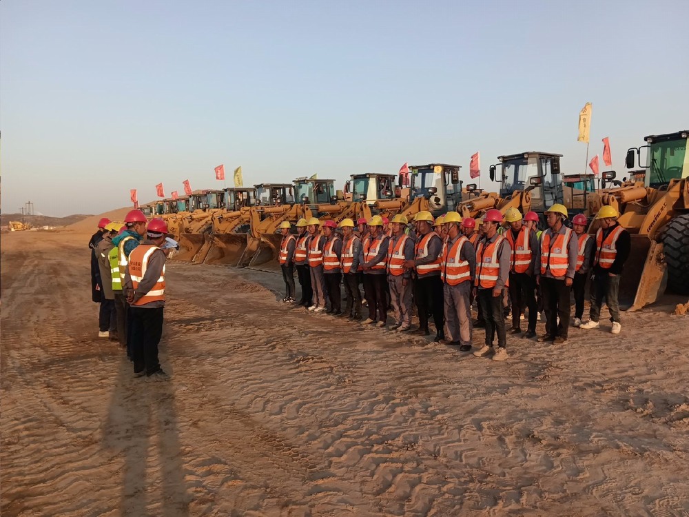 建筑工人：凜冬里的城市筑夢者