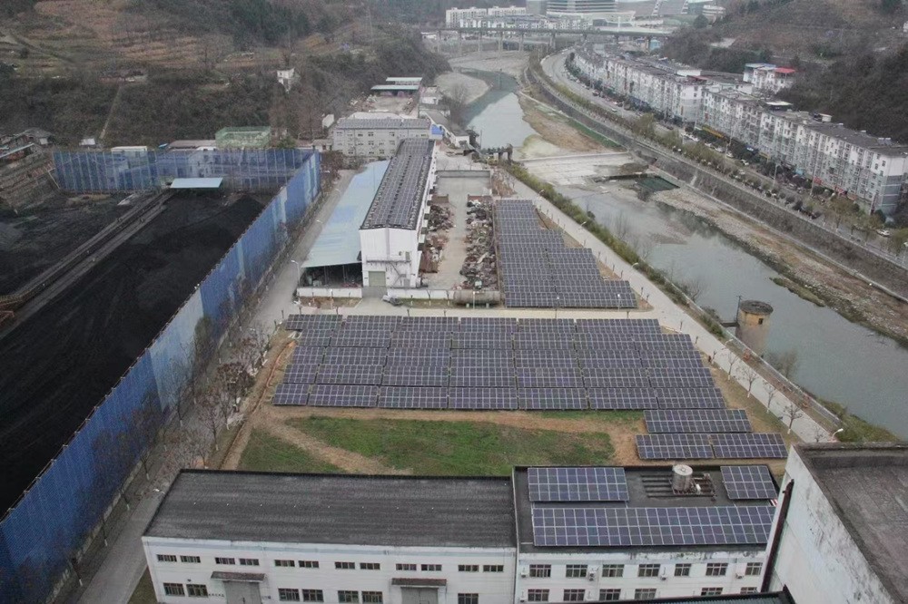 光伏發電啟新篇 綠色發展繪藍圖