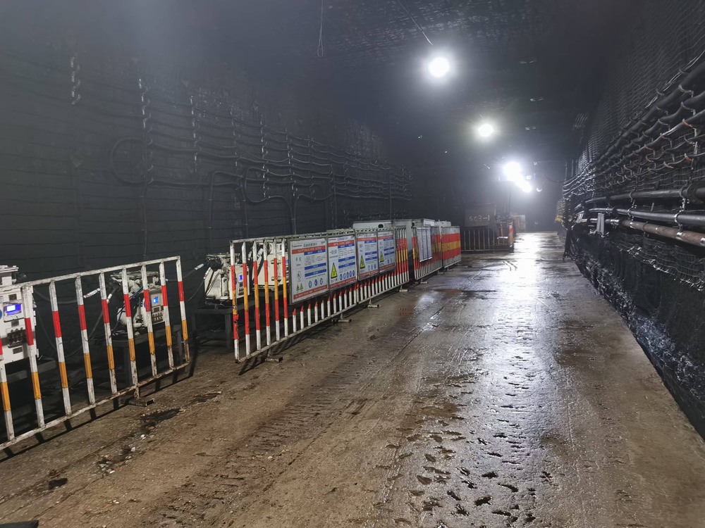 陜煤建設(shè)洗選煤運(yùn)營(yíng)公司第二項(xiàng)目部：歲末堅(jiān)守，點(diǎn)亮煤礦“新光”，書(shū)寫(xiě)新年安全序章