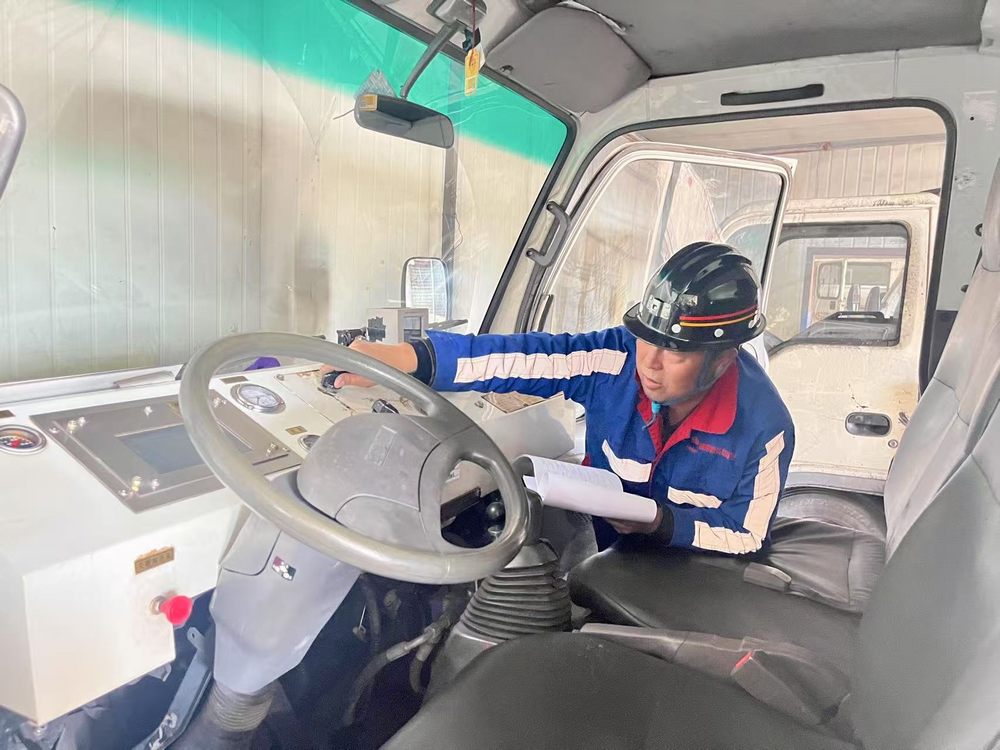 陜煤建設機電安裝公司檸條塔項目部：鐵肩擔重任的運輸線"守門人"